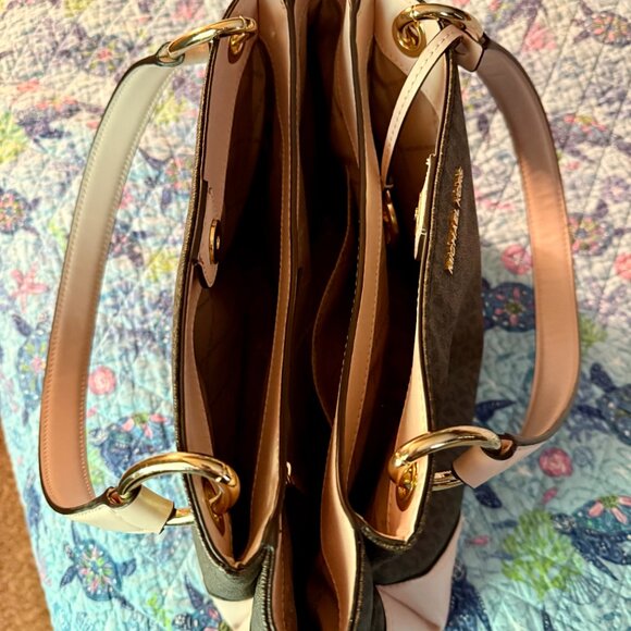 Michael Kors Blush color shoulder bag - Picture 5 of 9